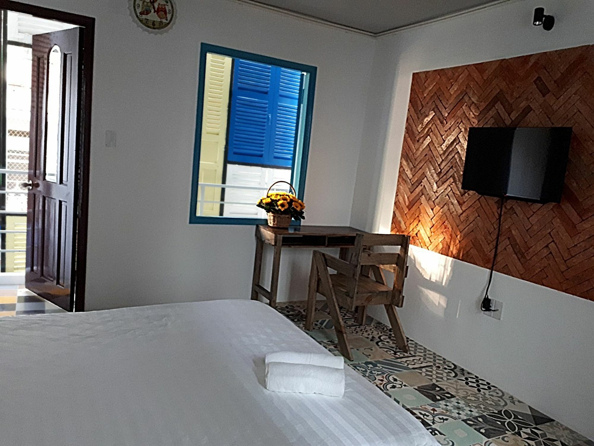 Timemark Travel Homestay & Hostel Ho Chi Minh City Exterior photo