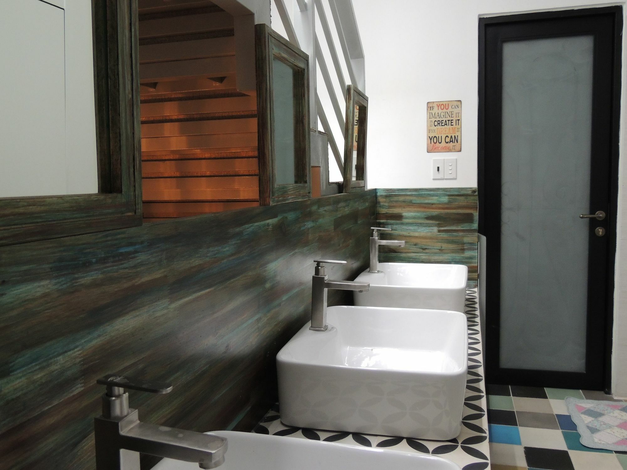 Timemark Travel Homestay & Hostel Ho Chi Minh City Exterior photo