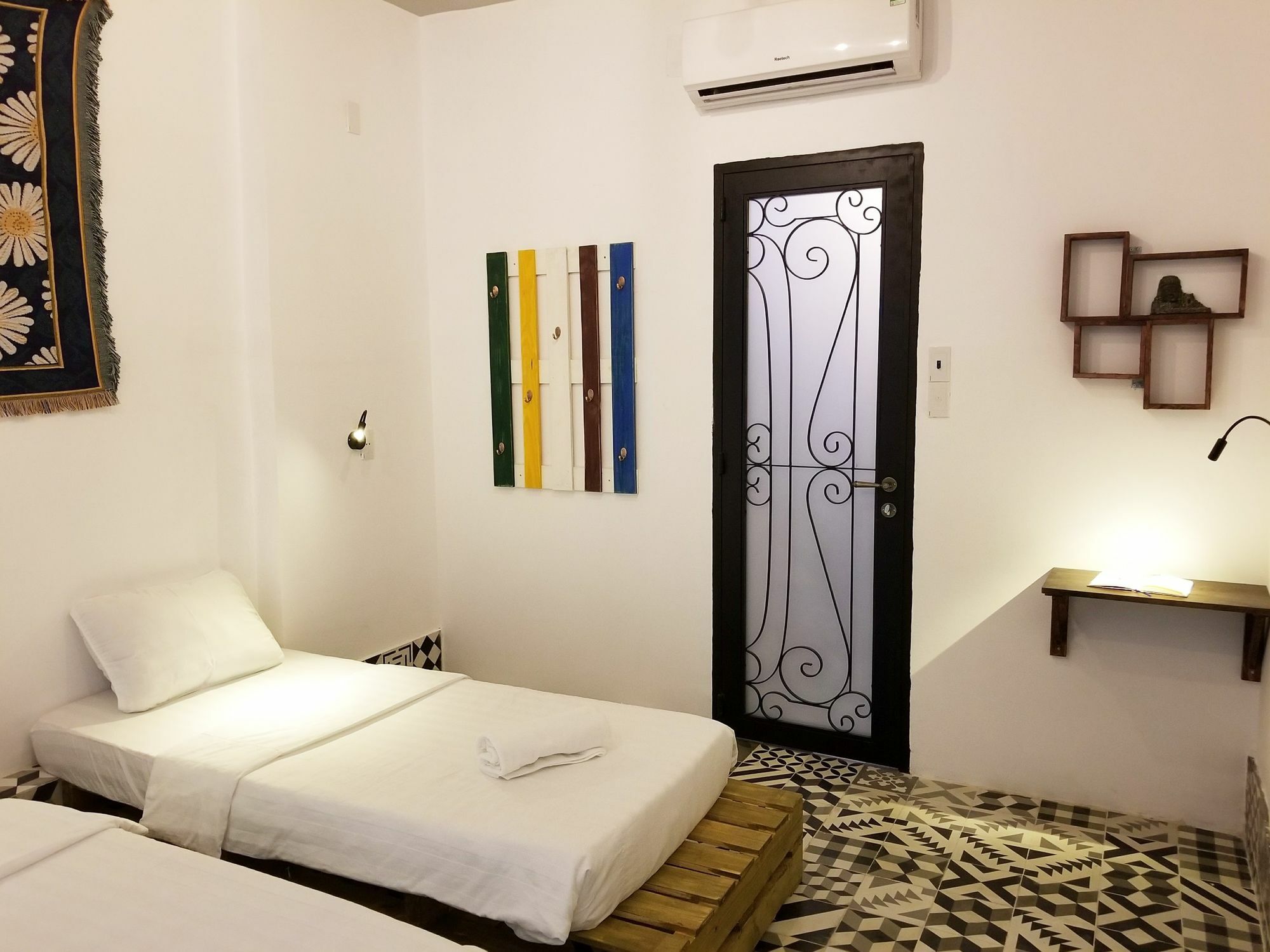 Timemark Travel Homestay & Hostel Ho Chi Minh City Exterior photo